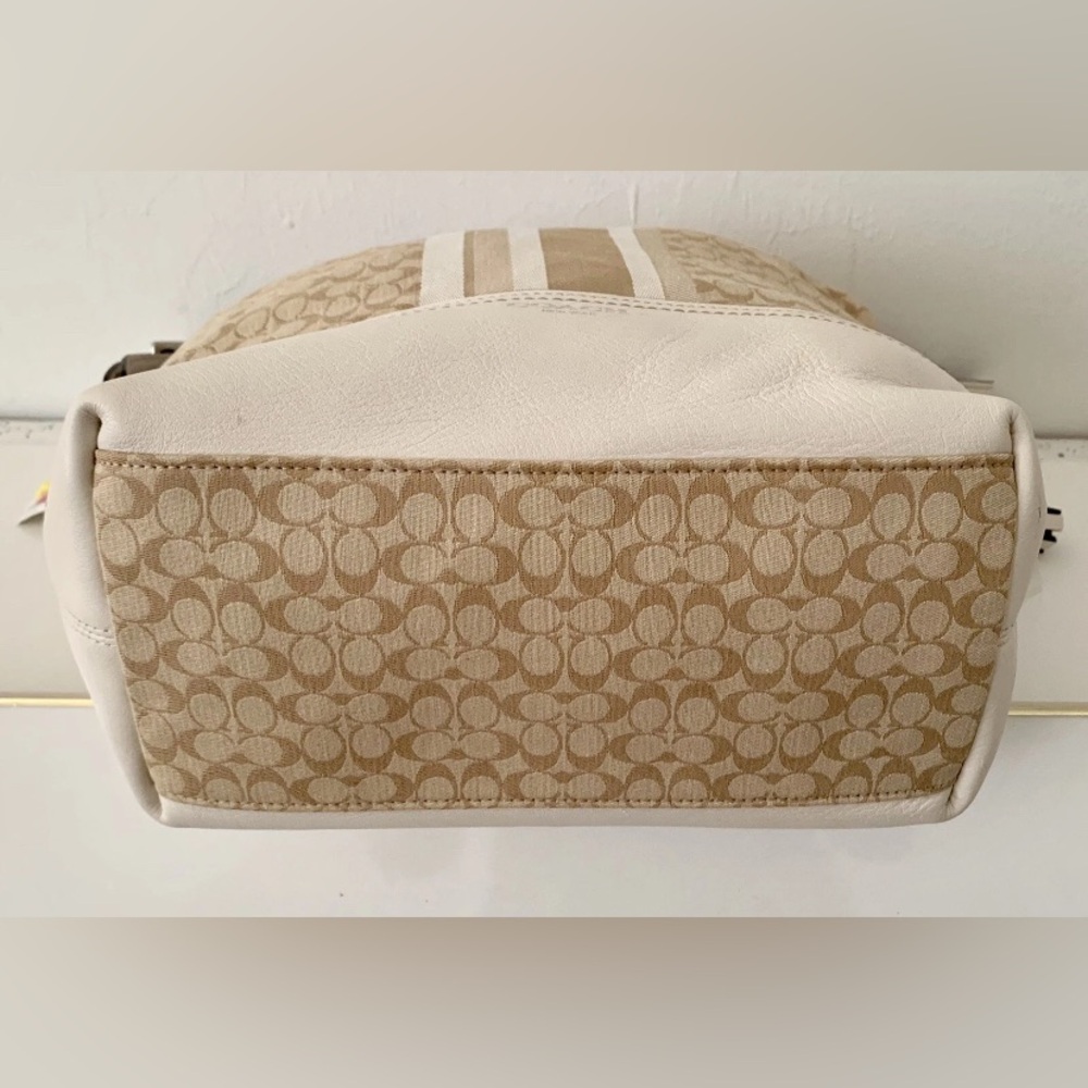 COACH bag LEGACY 2012 NWT condition Duffle Khaki Ivory Signature Glitter Stripe - Picture 6 of 10